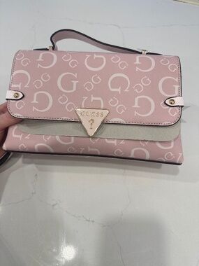 GUESS Pink Logo Clutch / Wallet Bag – Like New 💕